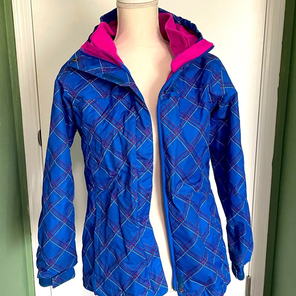 Women’s jacket. Size L, all working zippers. Brand: Columbia Sportswear Company.